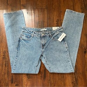 BRAND NEW WITH TAG Pacsun Low Rise Straight Leg Jeans
Never worn before
Size 26